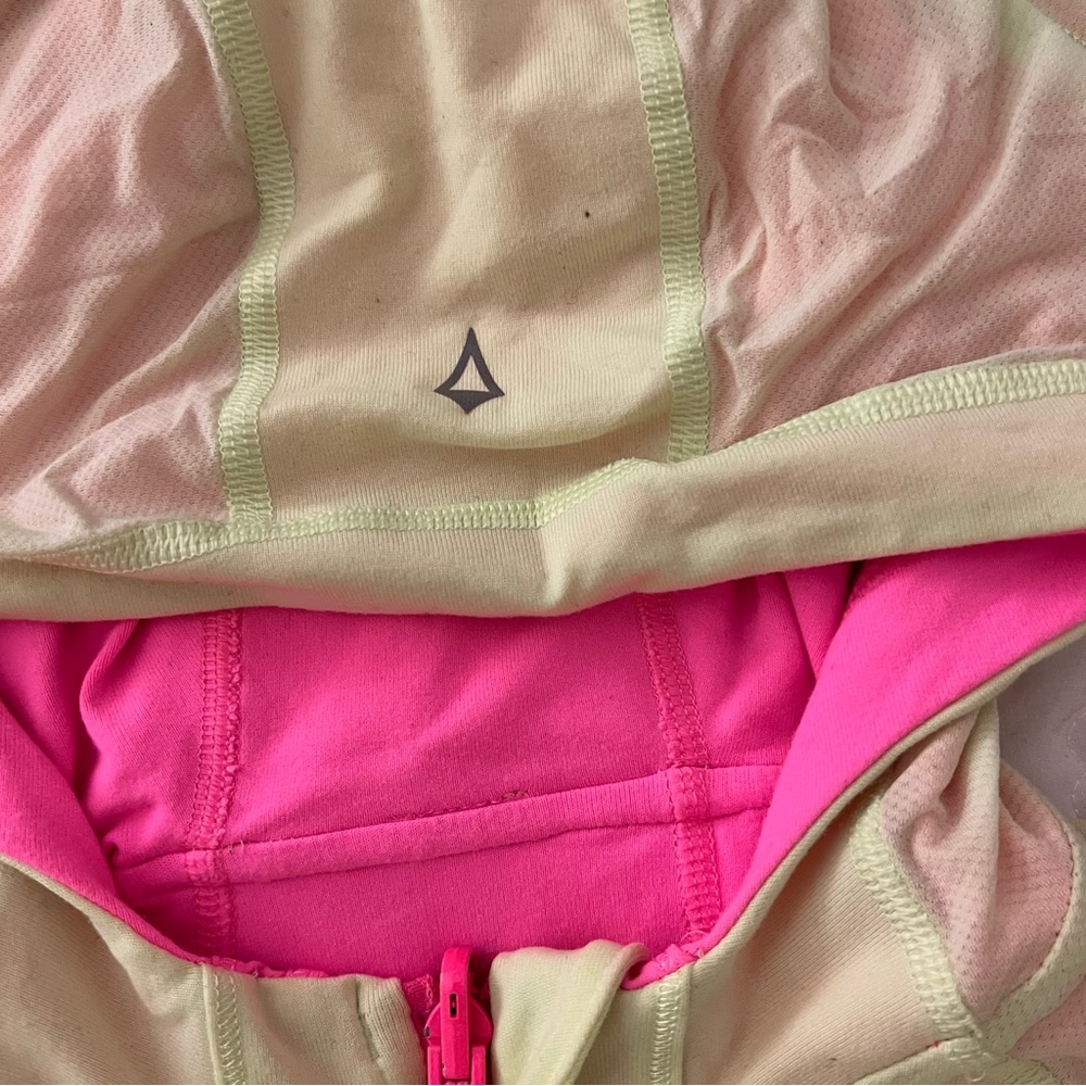 Ivivva reversible jacket 🙌🏻✨ - Picture 13 of 13
